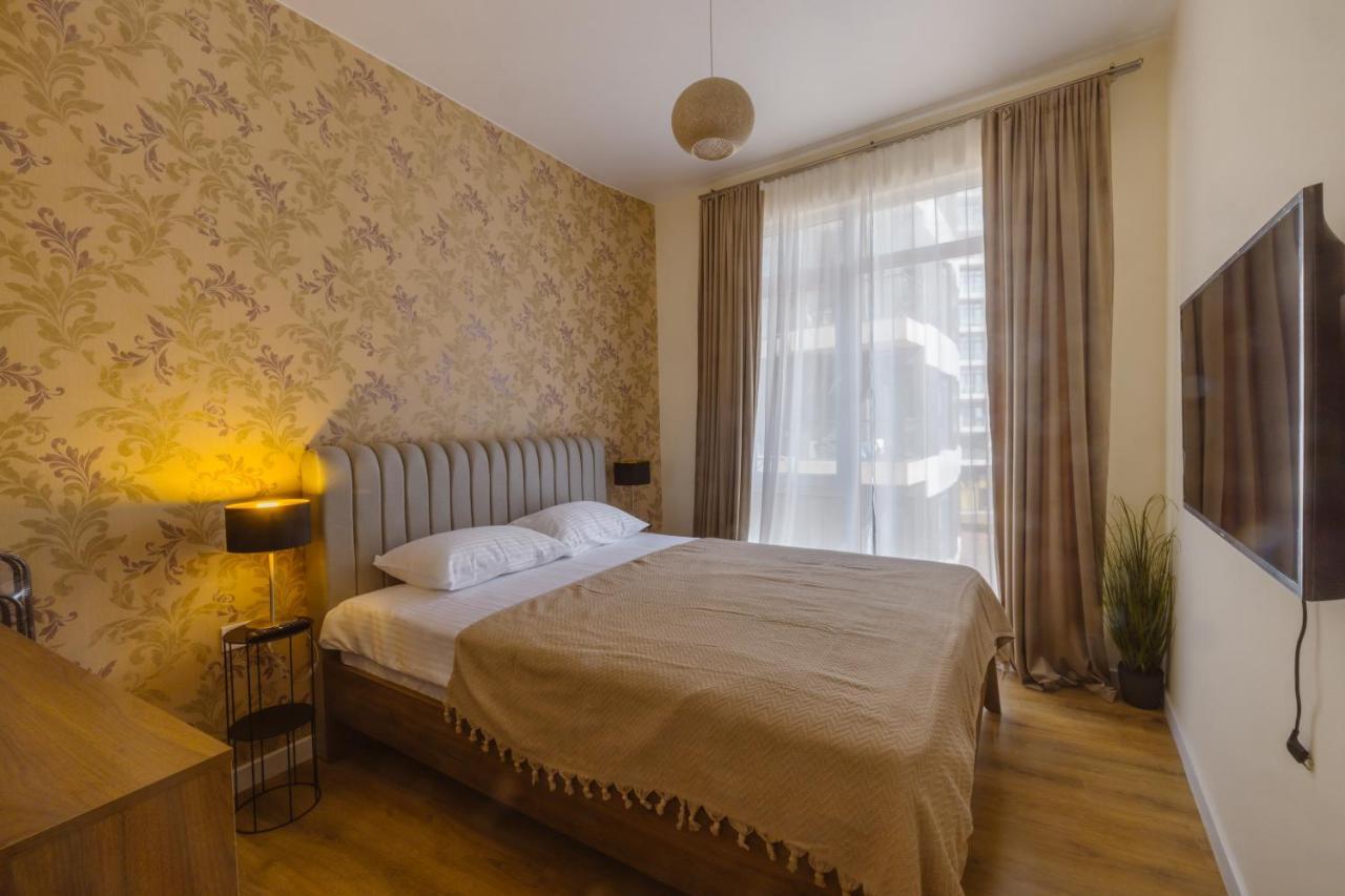 Four Season Apartment Batumi Ngoại thất bức ảnh