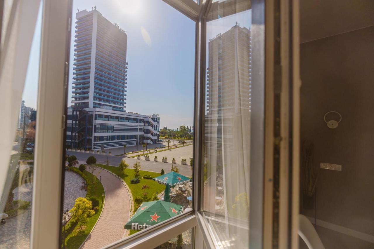 Four Season Apartment Batumi Ngoại thất bức ảnh
