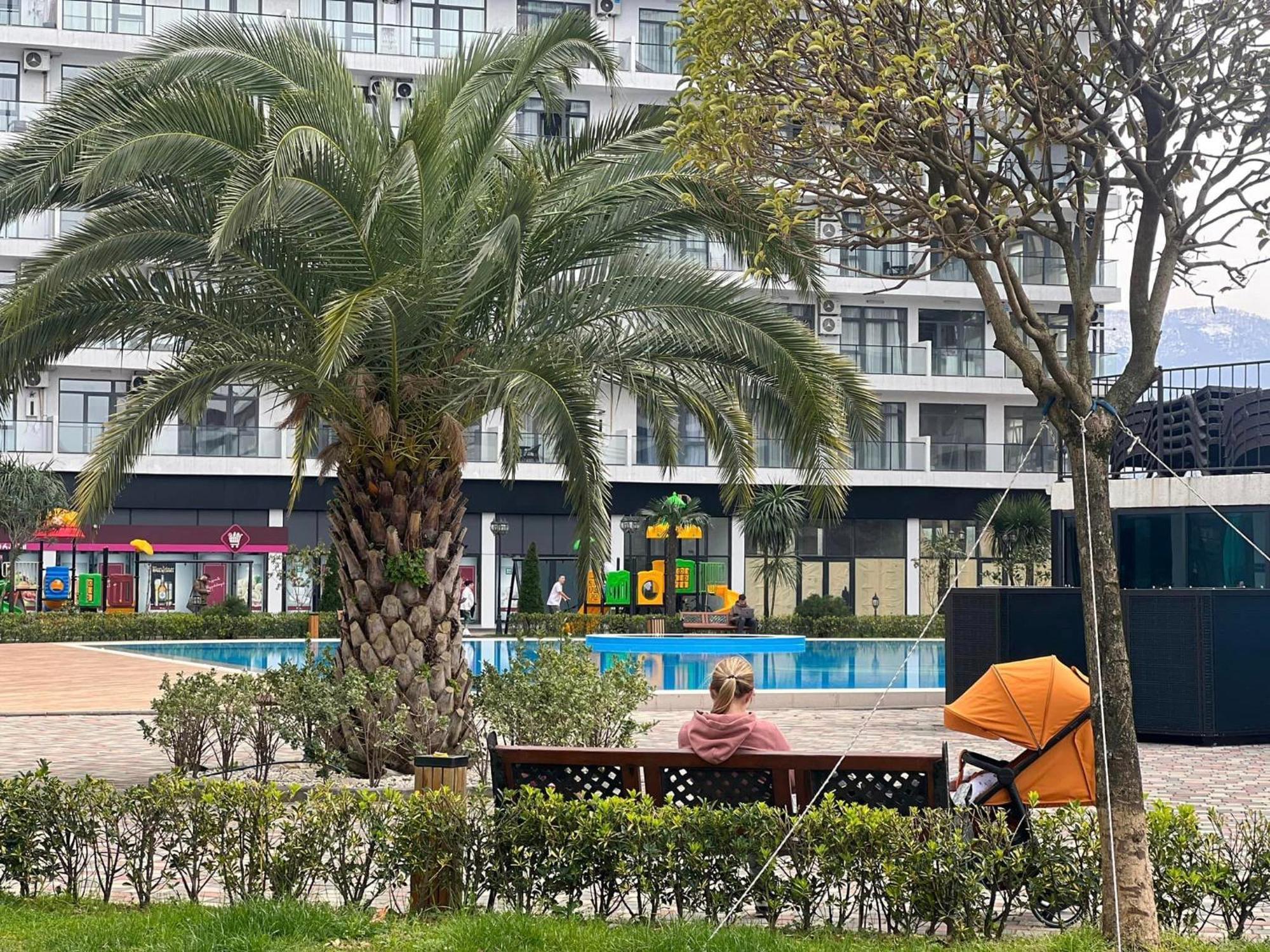 Four Season Apartment Batumi Ngoại thất bức ảnh